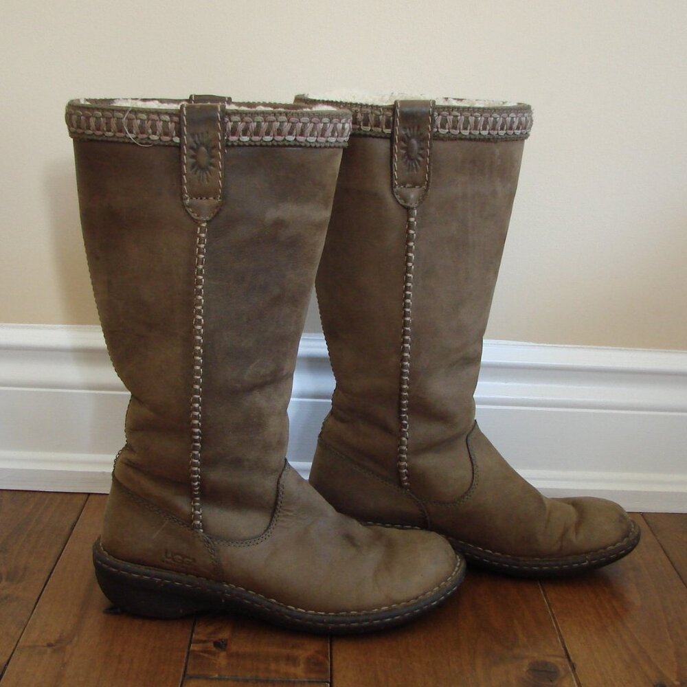 UGG Swell Tall Boots Leather Sheepskin Lined Size 6